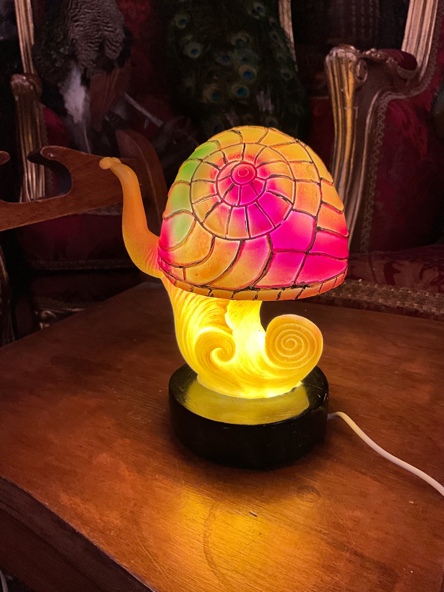 Snail lamp