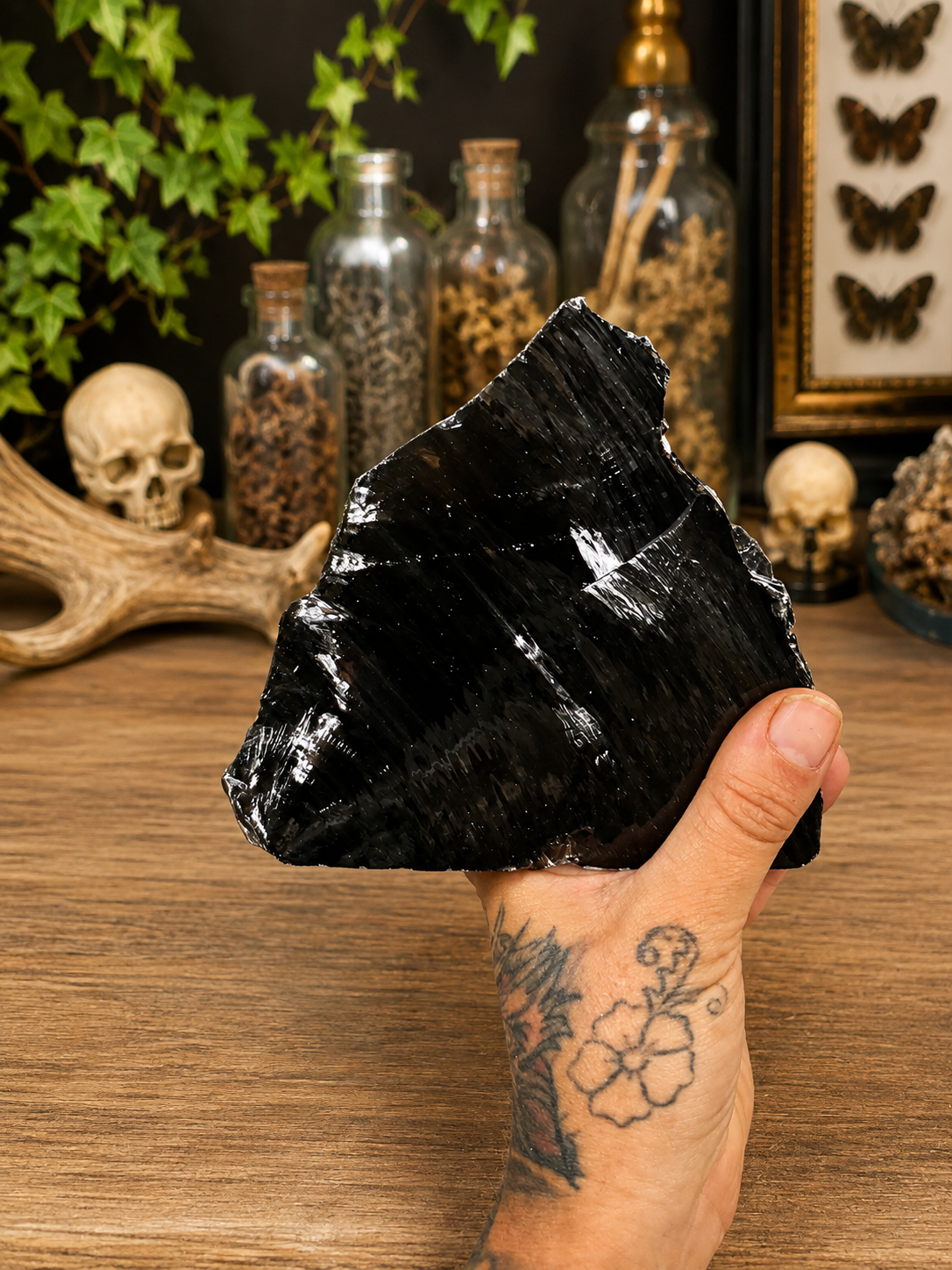 Volcanic Glass / obsidian