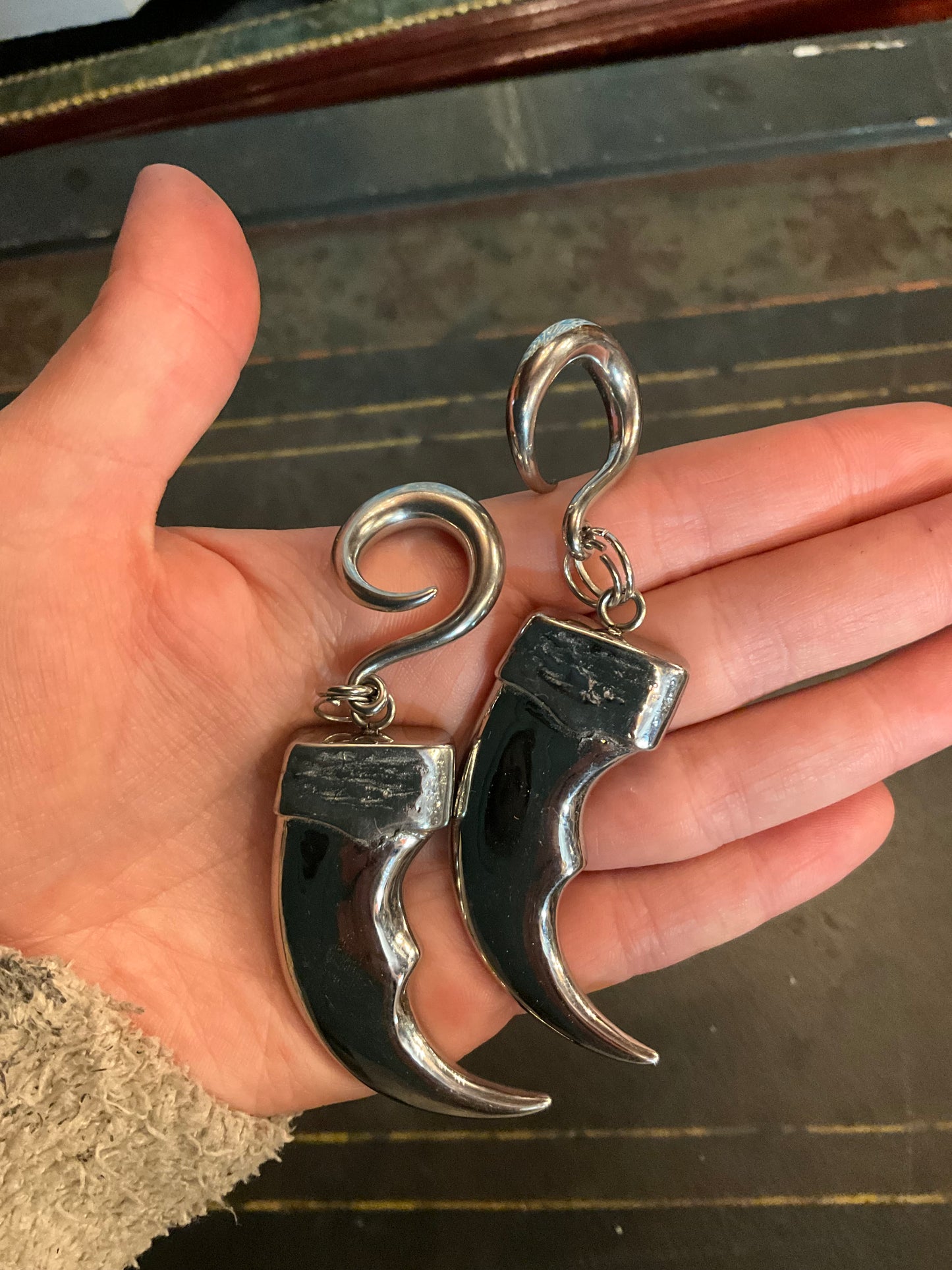 Stainless Polar bear claw earweight