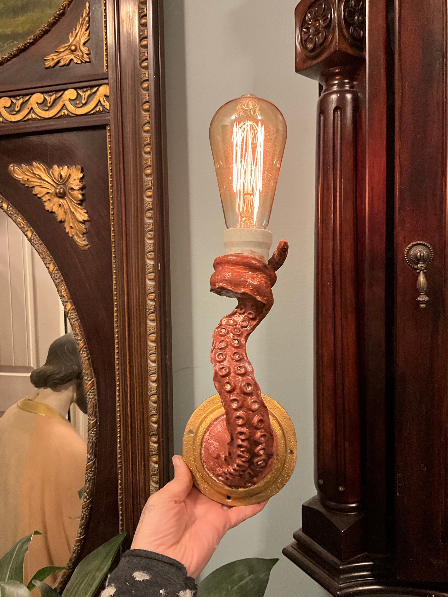 Wall hanging tentacule lamp