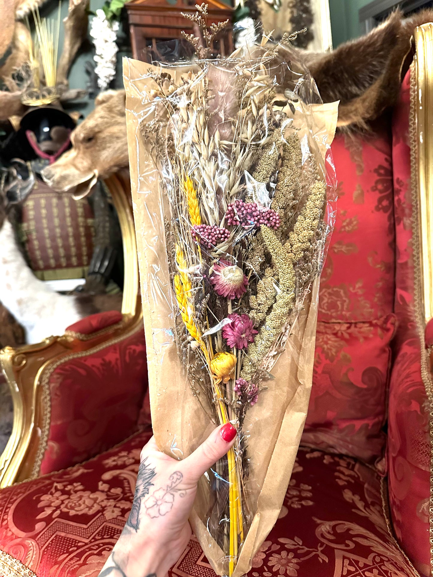 Dried flower bouquet