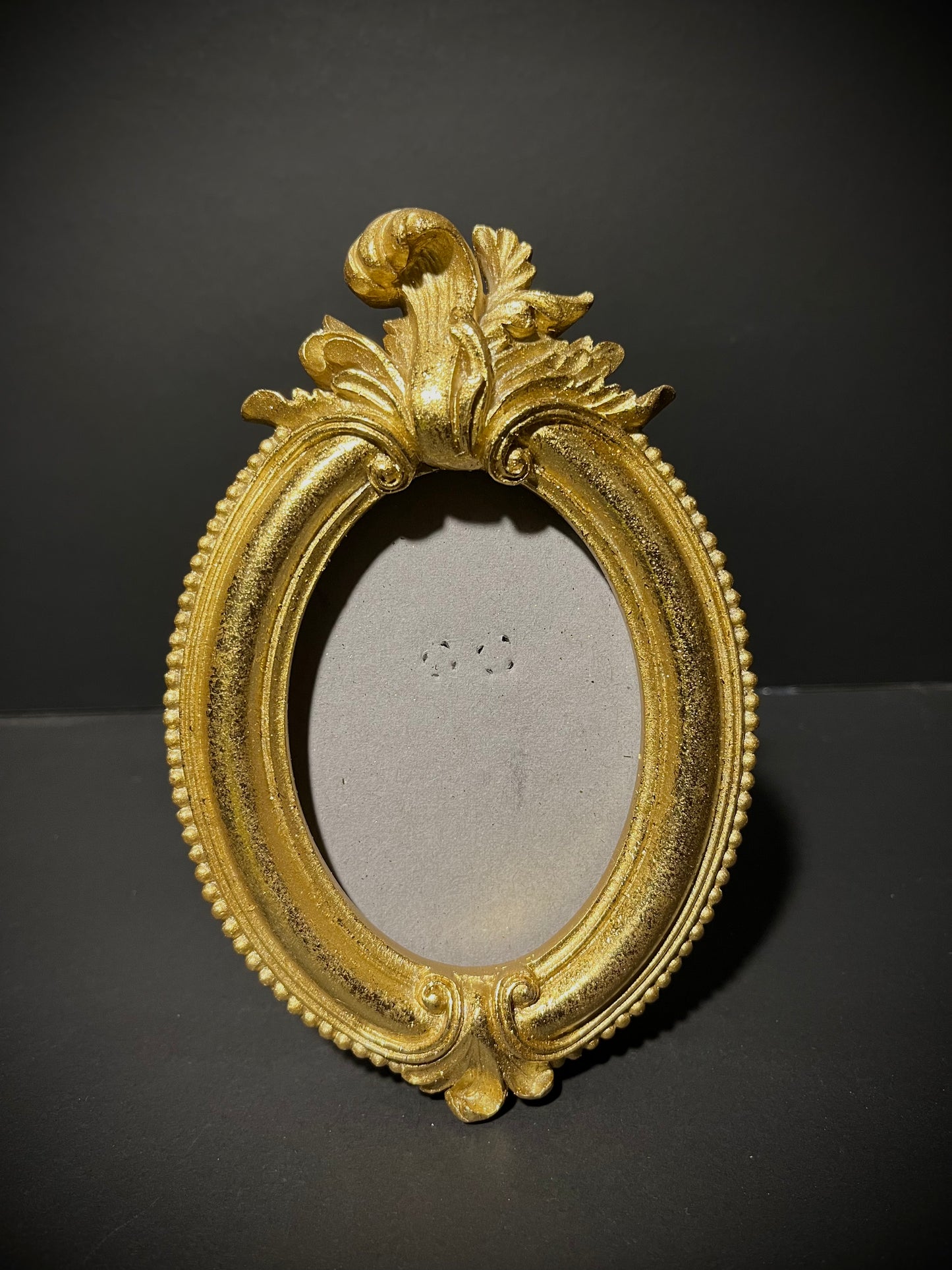 Rococo round frame