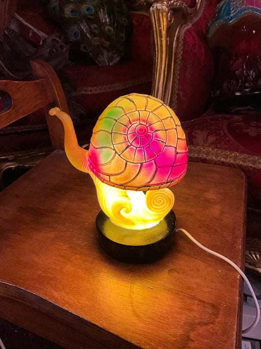 Snail lamp