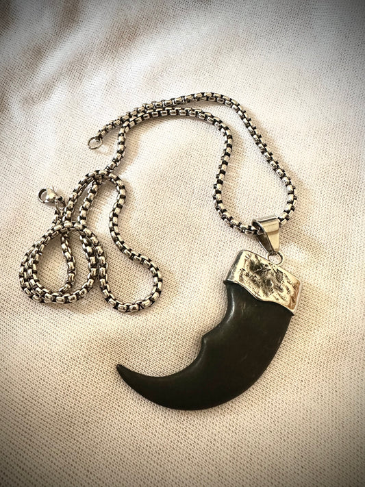 Polar claw necklace stainless steel