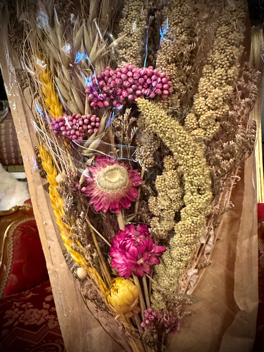 Dried flower bouquet