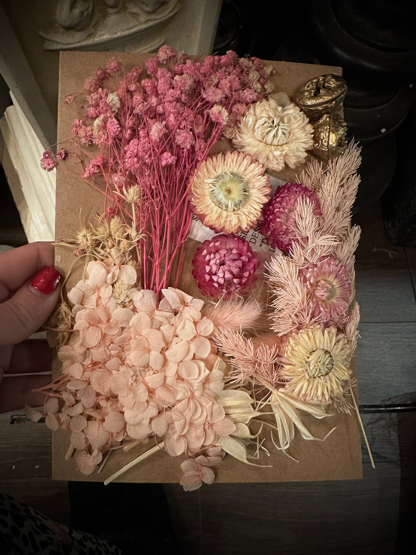 Pack of dried flowers for craft