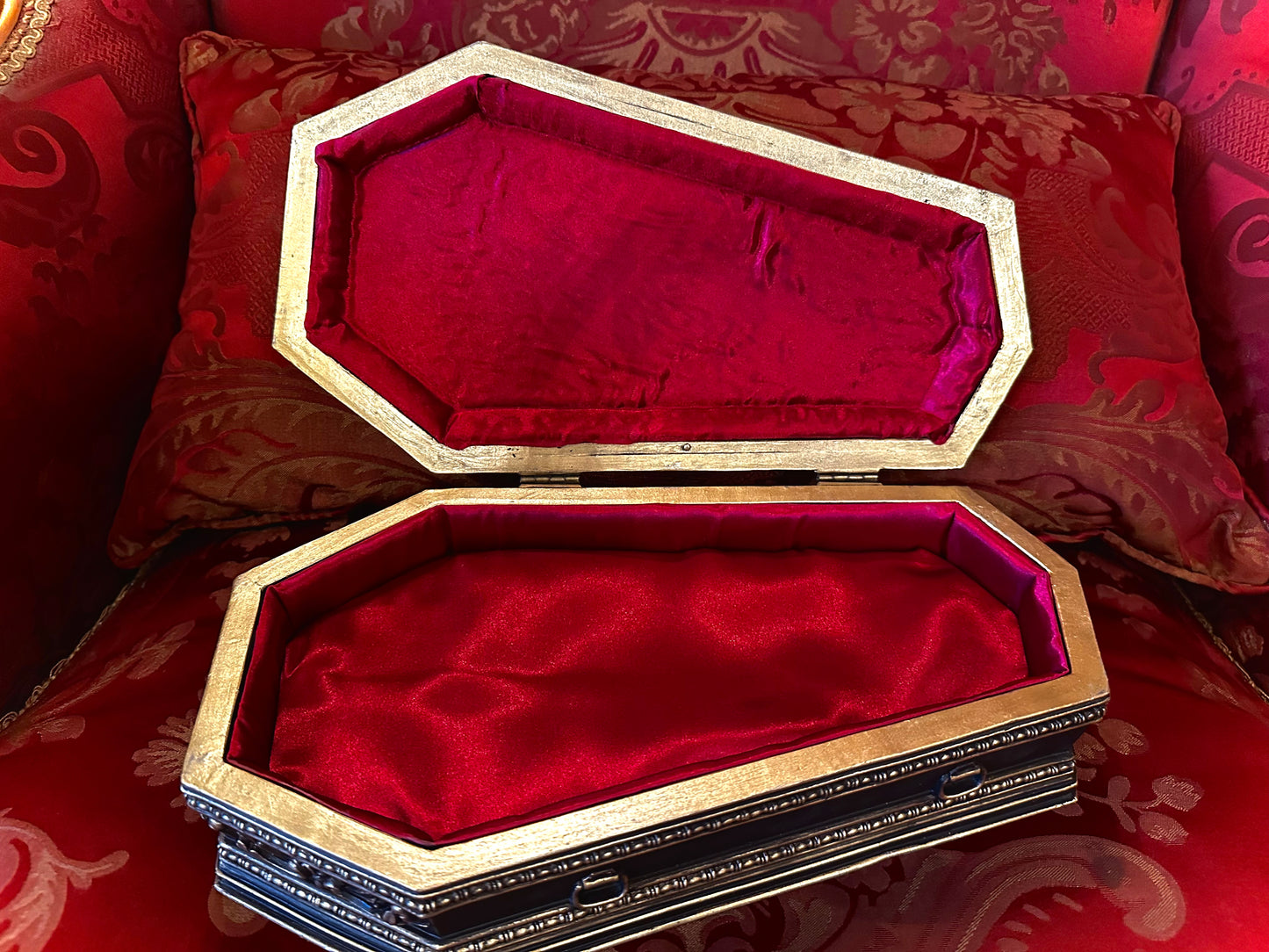 Coffin boxe