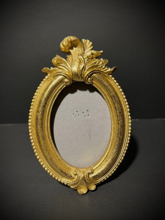 Rococo round frame